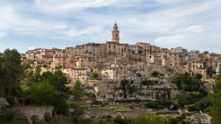Qué ver en Bocairent, el pueblo enclavado en la roca de la Serra de Mariola