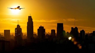 Travel hacks y pasajes aéreos baratos, según la Universidad de Berkeley